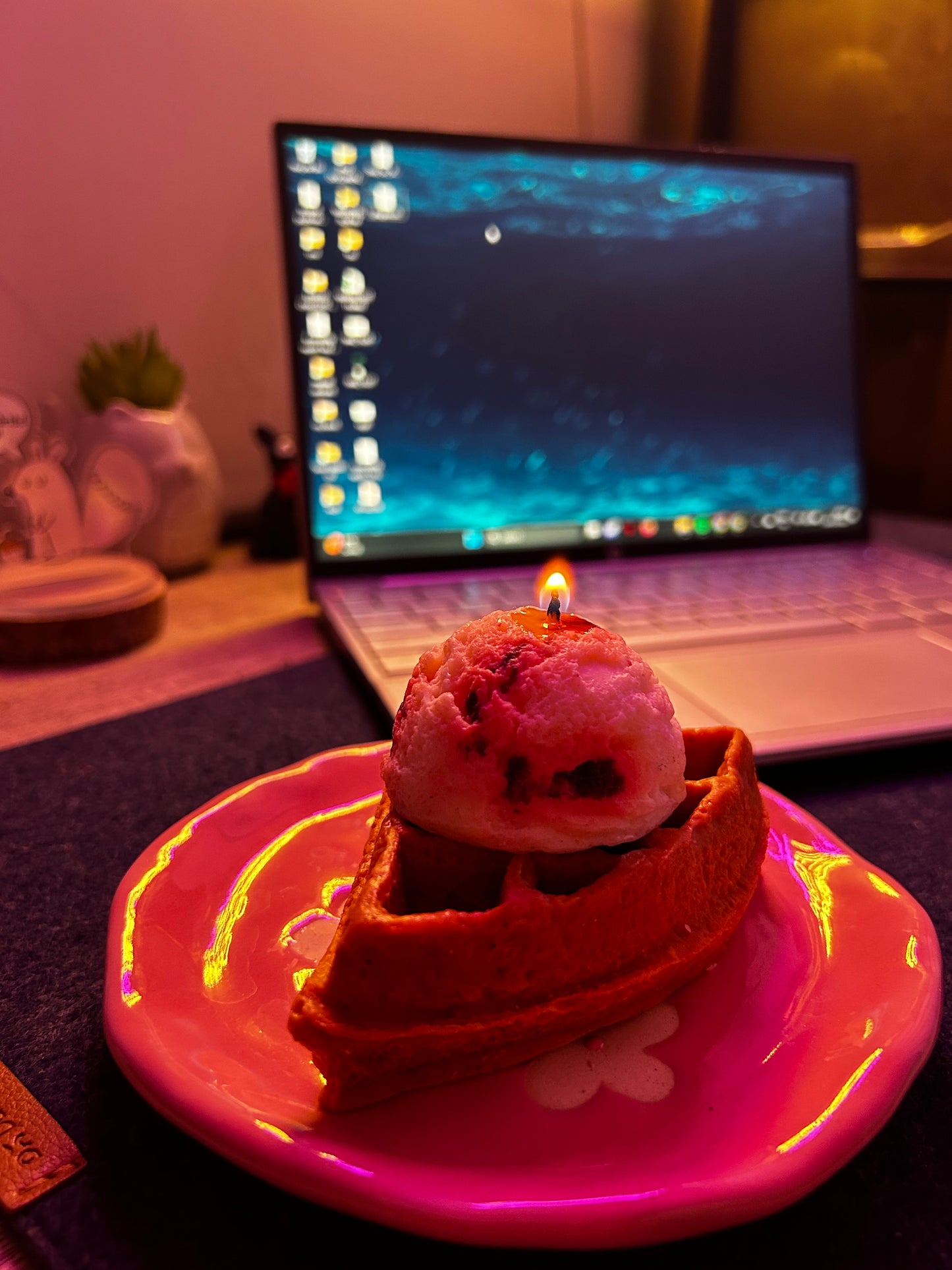 Dessert scented candles