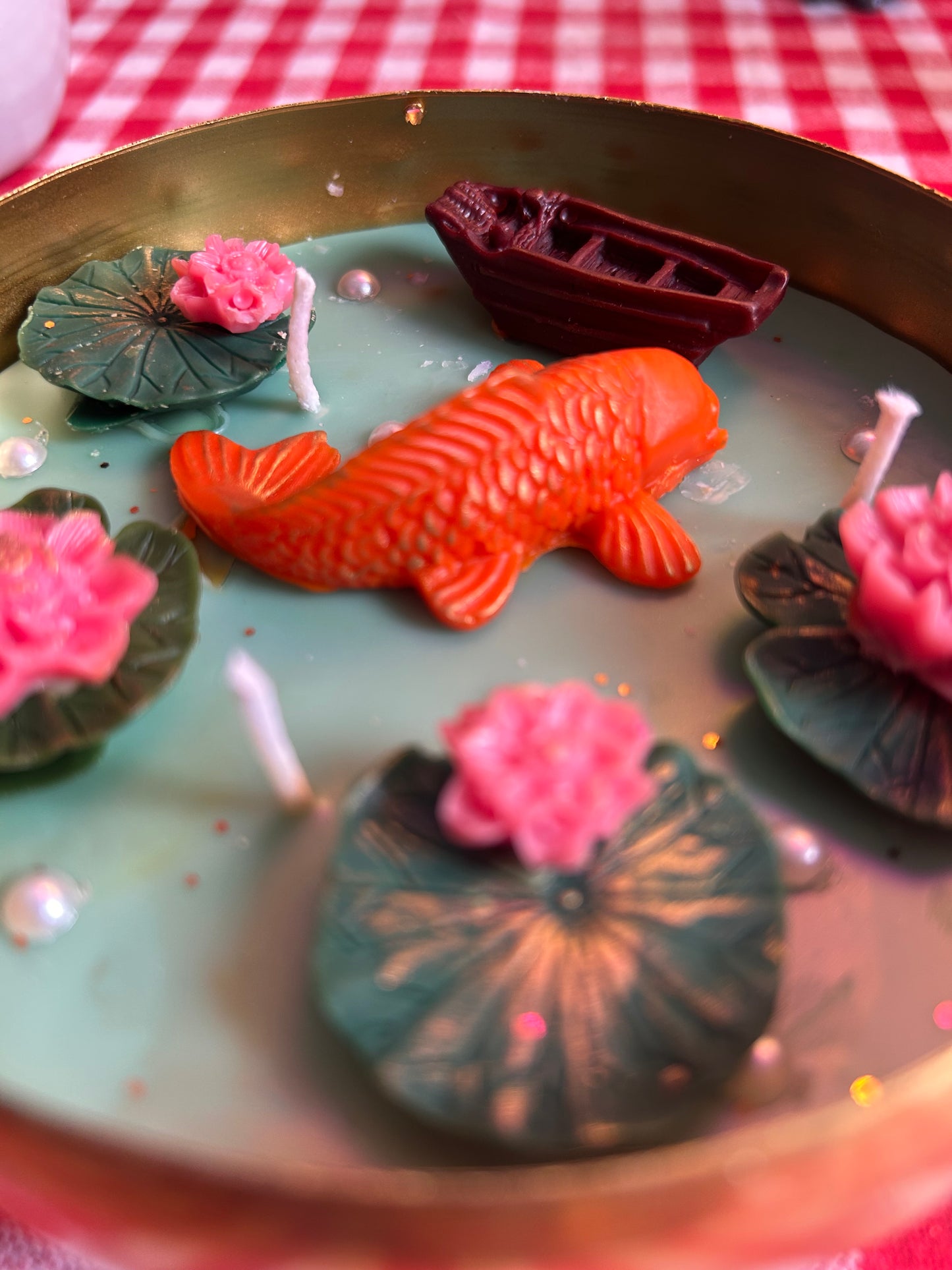 Koi fish pond urli scented soy wax candle